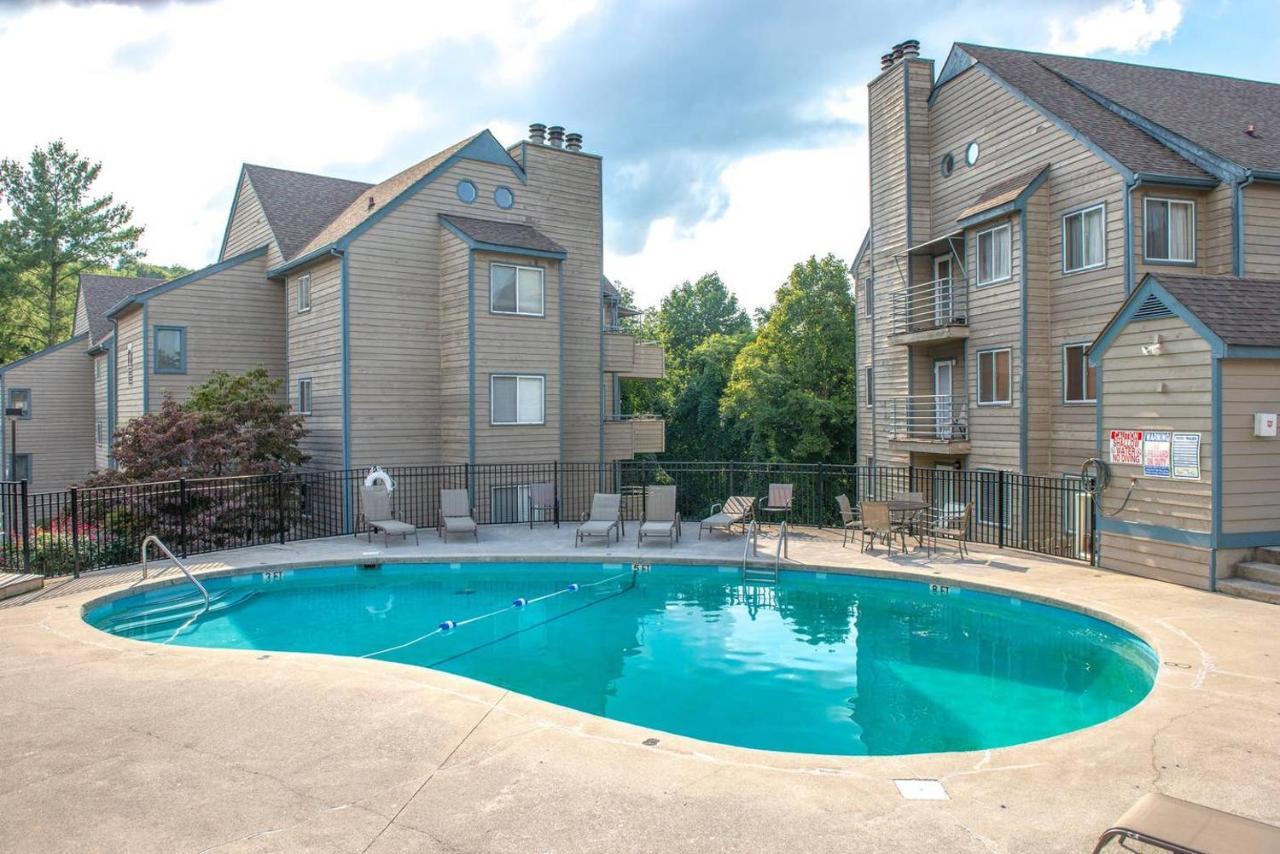 Sky High Views!!-Peak Mountaintop-Outdoor Pool-Close To Downtown-Private Balcony-Wifi-Cable ガトリンバーグ エクステリア 写真