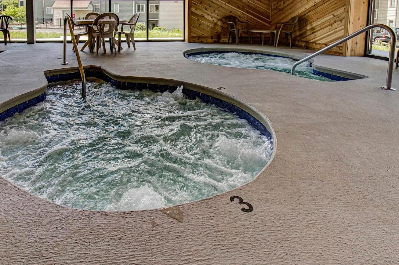 Sky High Views!!-Peak Mountaintop-Outdoor Pool-Close To Downtown-Private Balcony-Wifi-Cable ガトリンバーグ エクステリア 写真